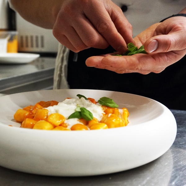 Gnocchi burrata e basilico