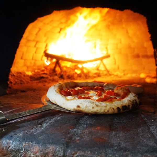 Pizza forno, pomodorini, mozzarella